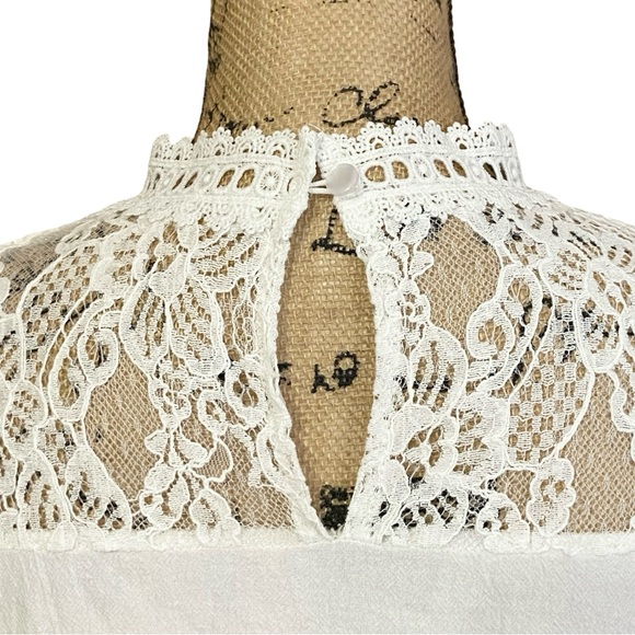 White Lace Long Sleeve Mock Neck Blouse Size M - Picture 8 of 10